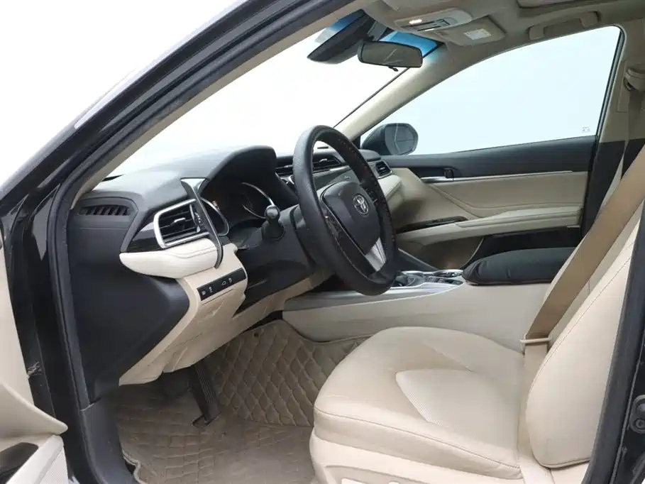 TOYOTA CAMRY 2018