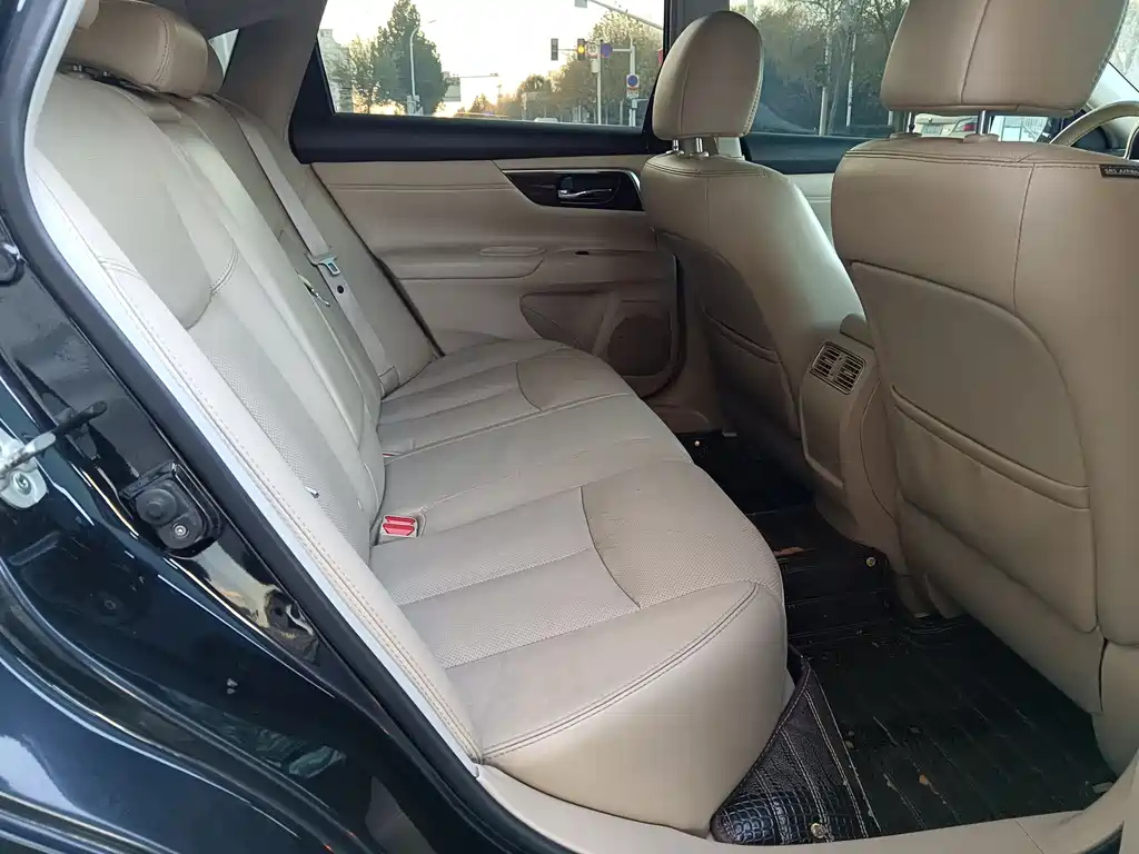 NISSAN TEANA 2016