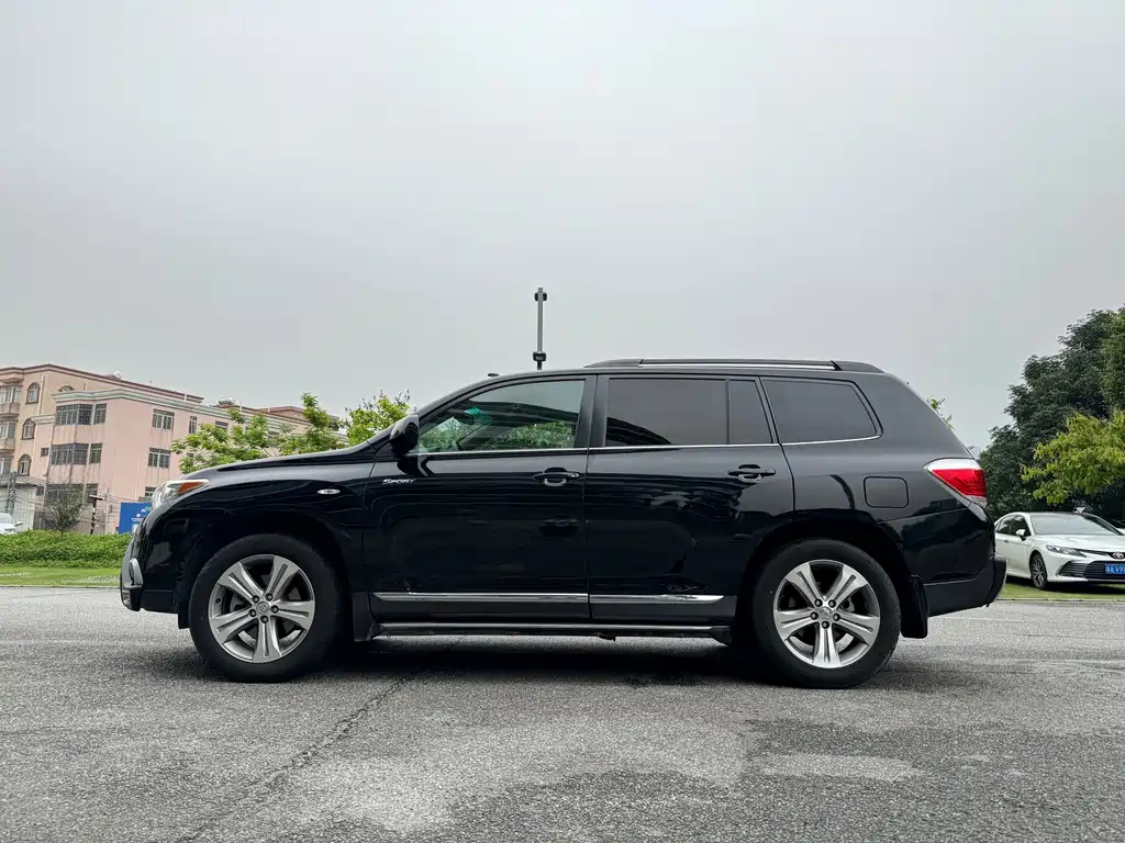 TOYOTA HIGHLANDER 2014