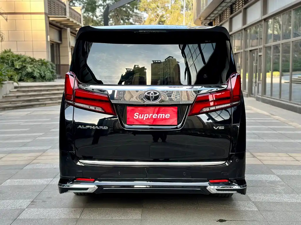 TOYOTA ALPHARD 2017