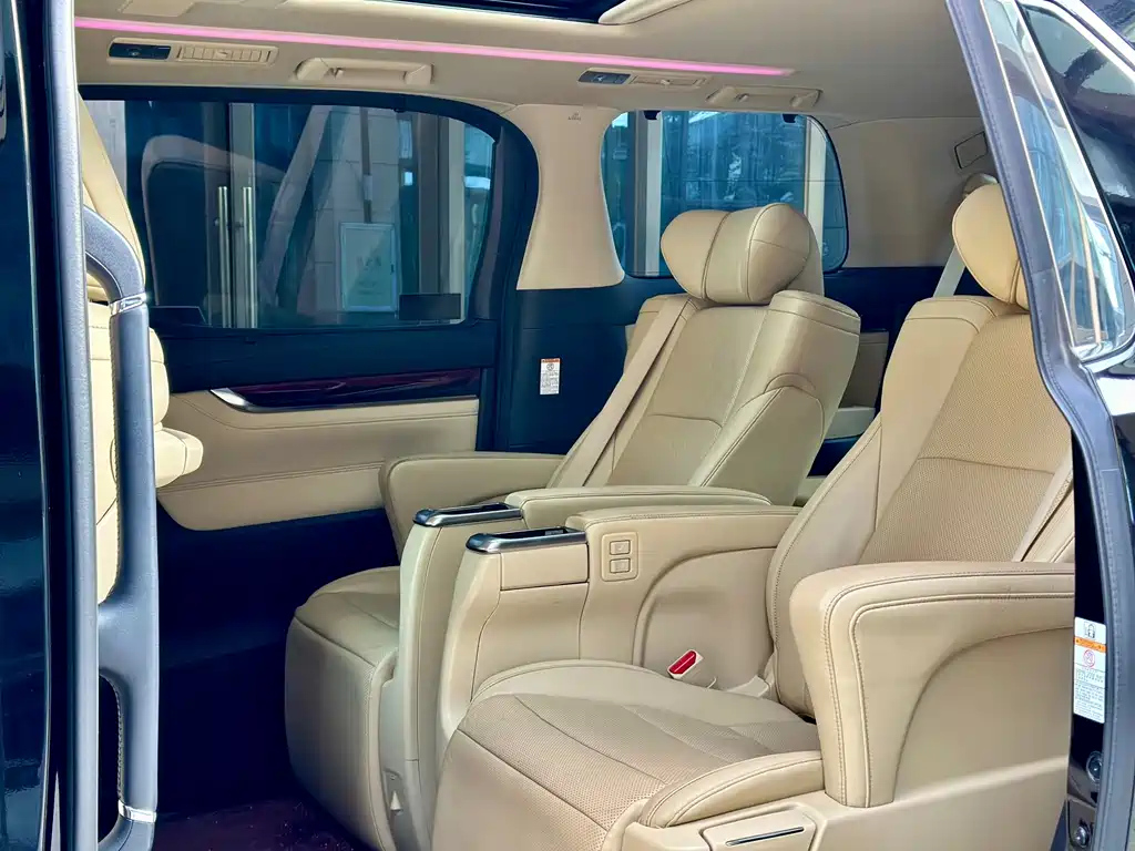 TOYOTA ALPHARD 2017