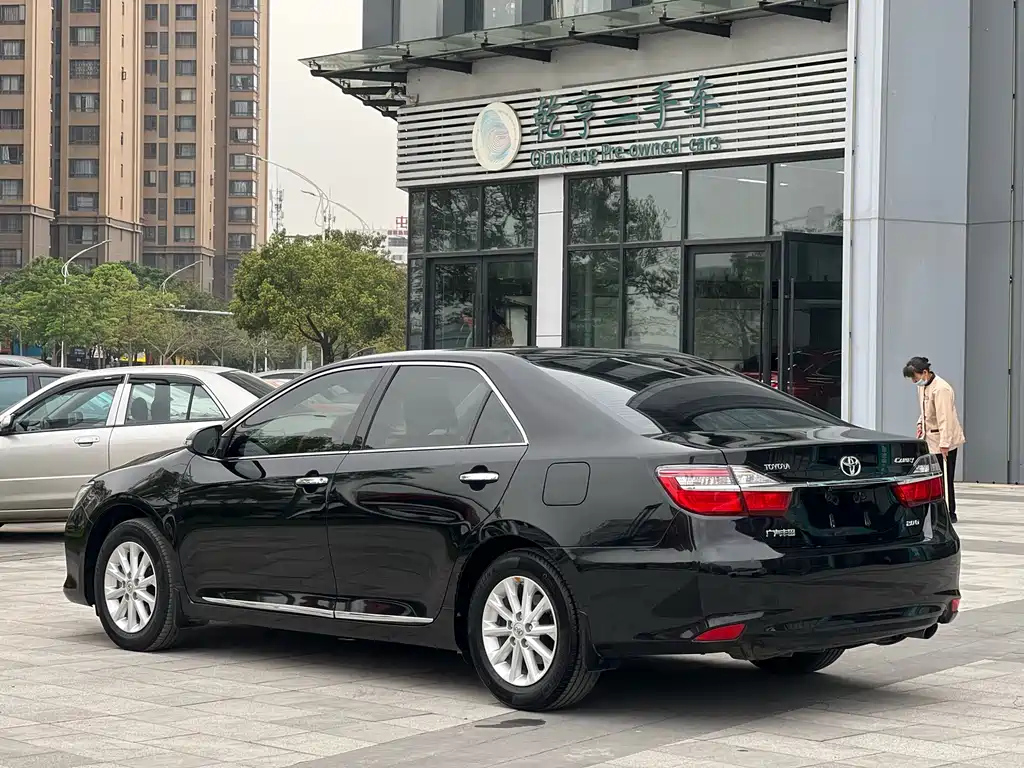 TOYOTA CAMRY 2017