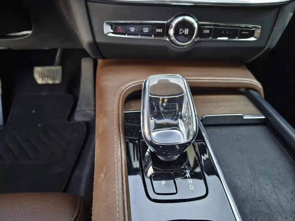 VOLVO S90 2022