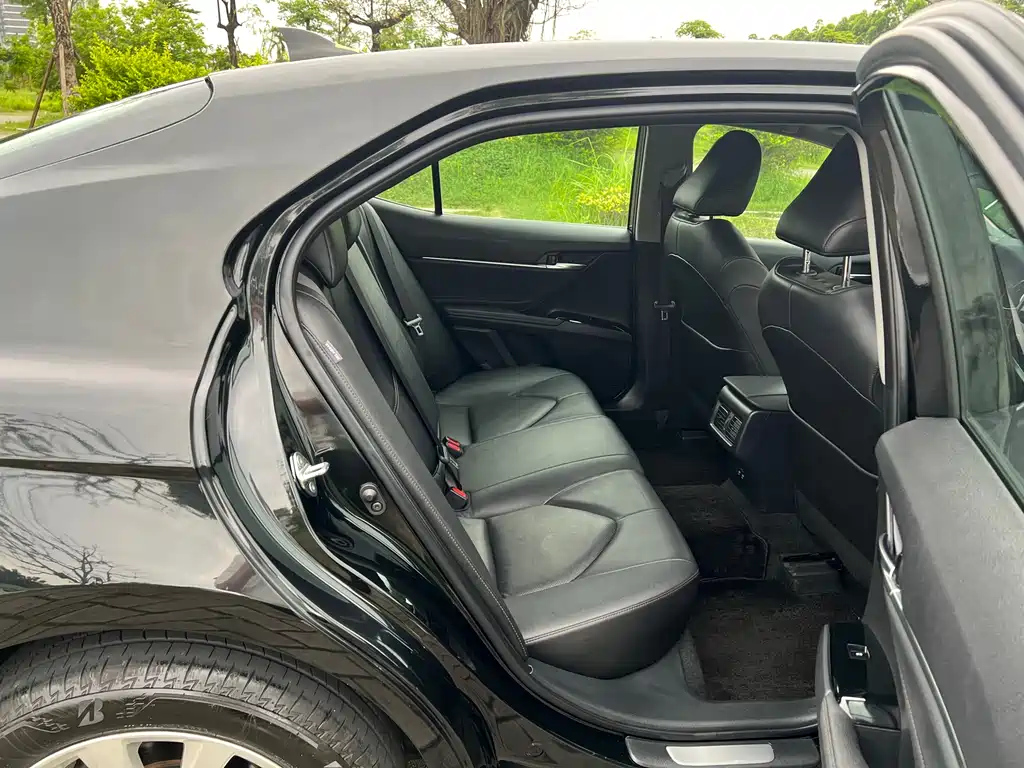 TOYOTA CAMRY 2019