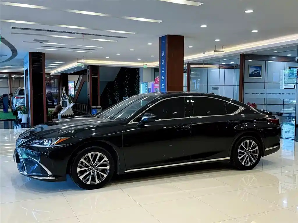 LEXUS ES 2022