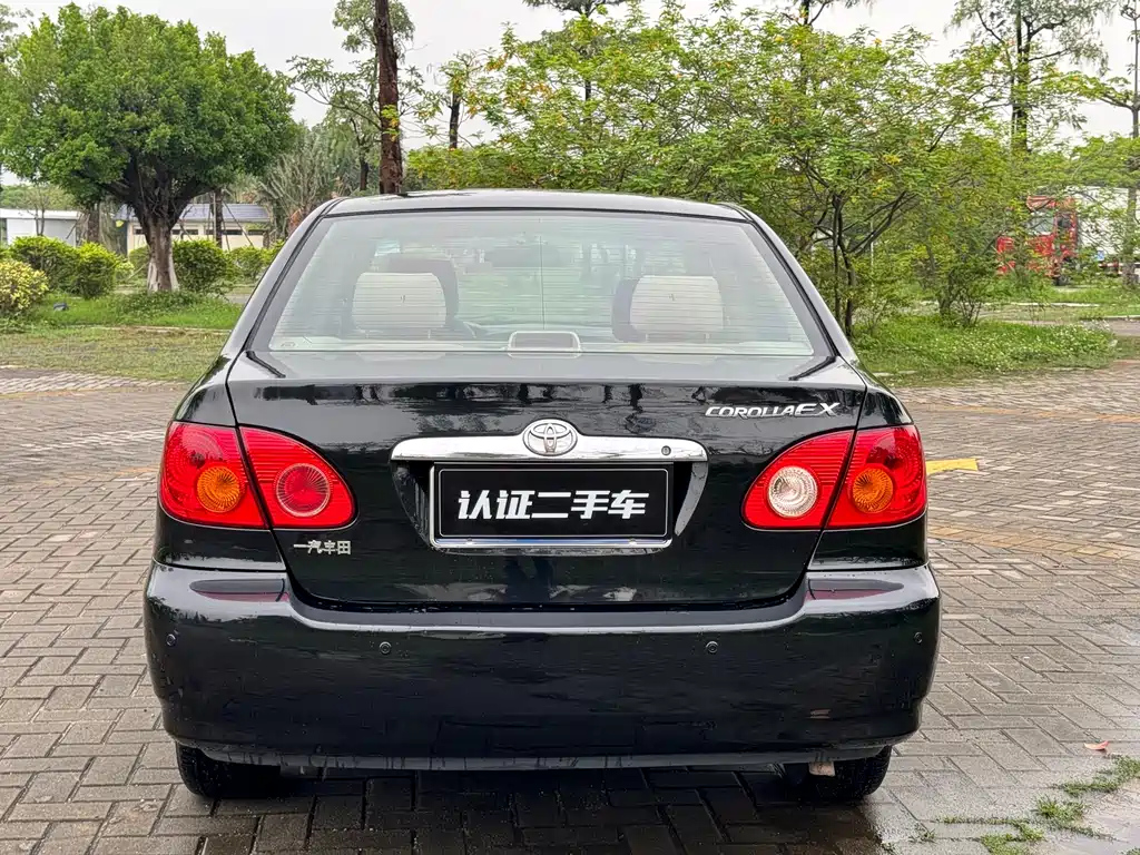TOYOTA COROLLA 2010
