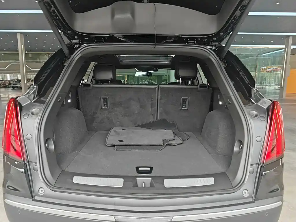 CADILLAC XT5 2021