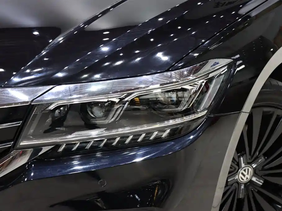 VOLKSWAGEN PASSAT 2019