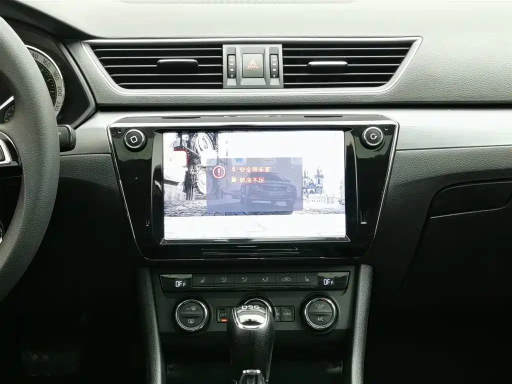 SKODA SUPERB 2019