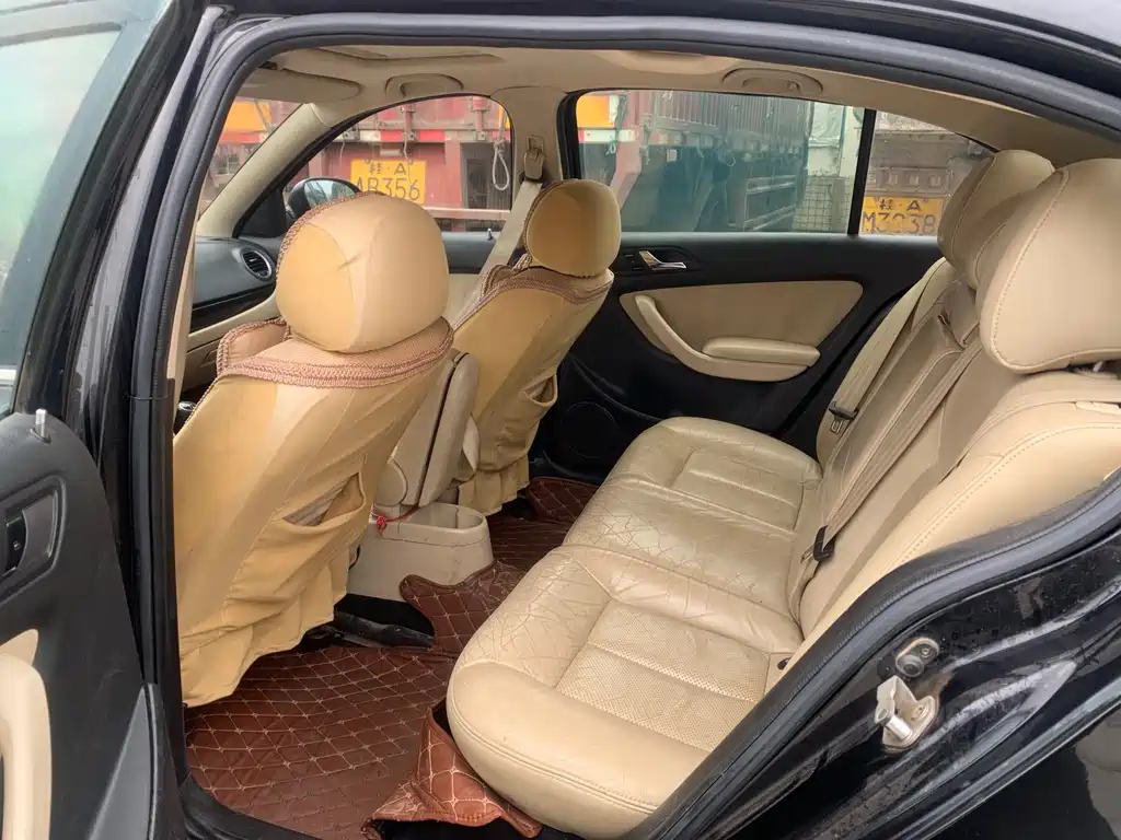 VOLKSWAGEN LAVIDA 2012
