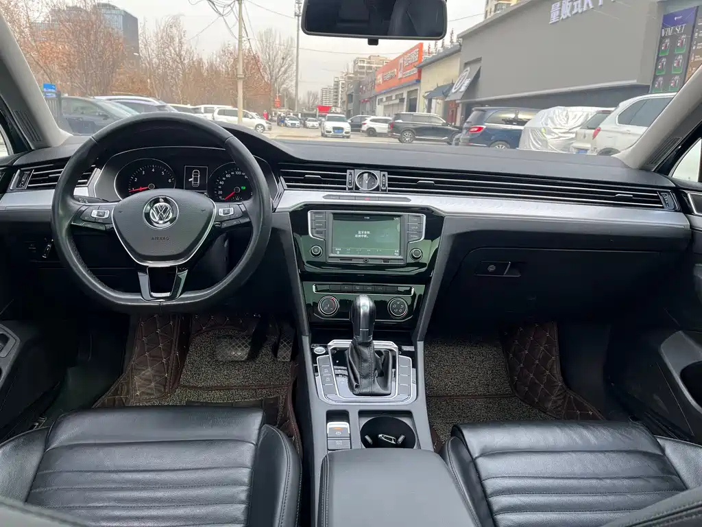 VOLKSWAGEN MAGOTAN 2017