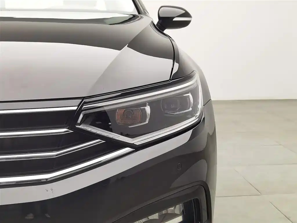 VOLKSWAGEN MAGOTAN 2020
