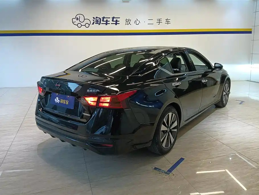 NISSAN TEANA 2022