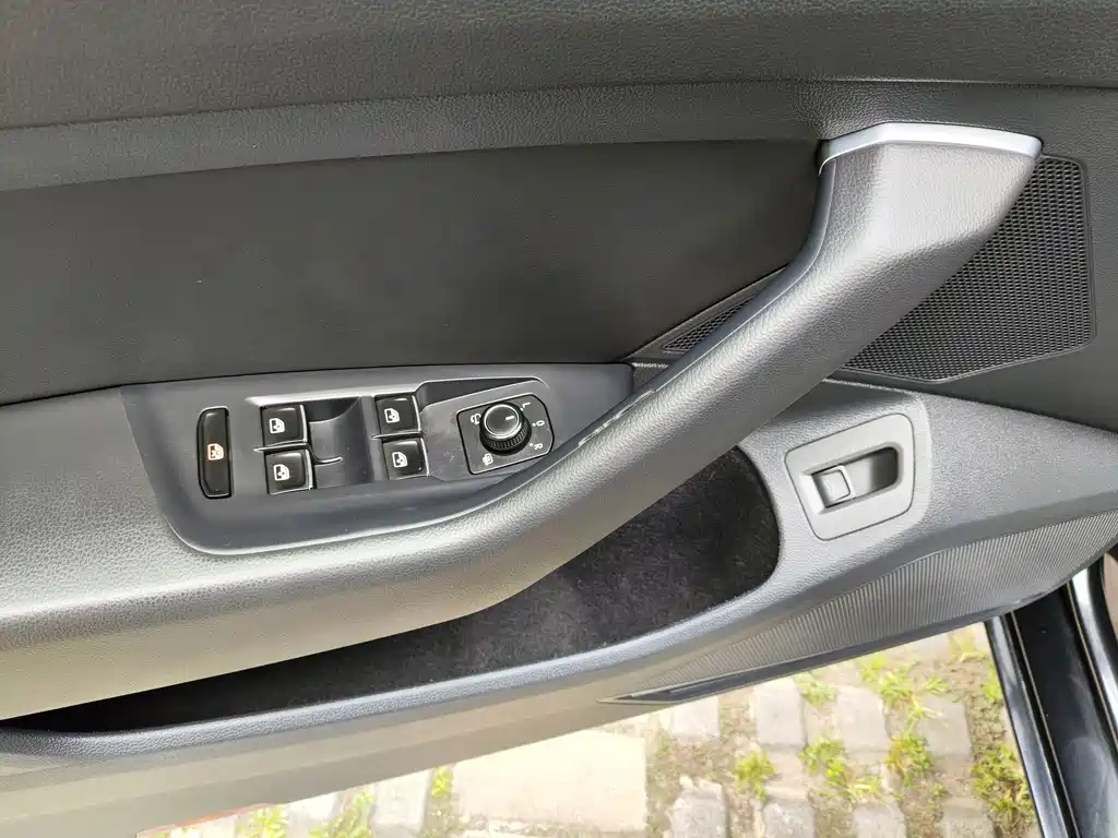 VOLKSWAGEN MAGOTAN 2019