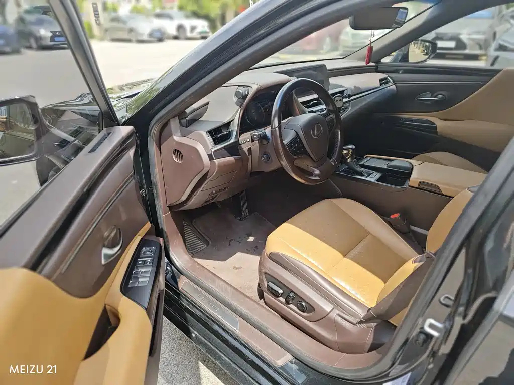 LEXUS ES 2021