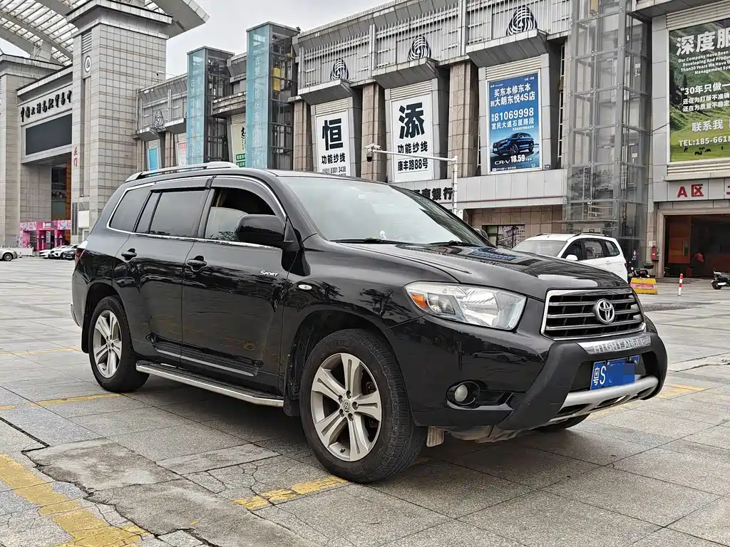 TOYOTA HIGHLANDER 2010
