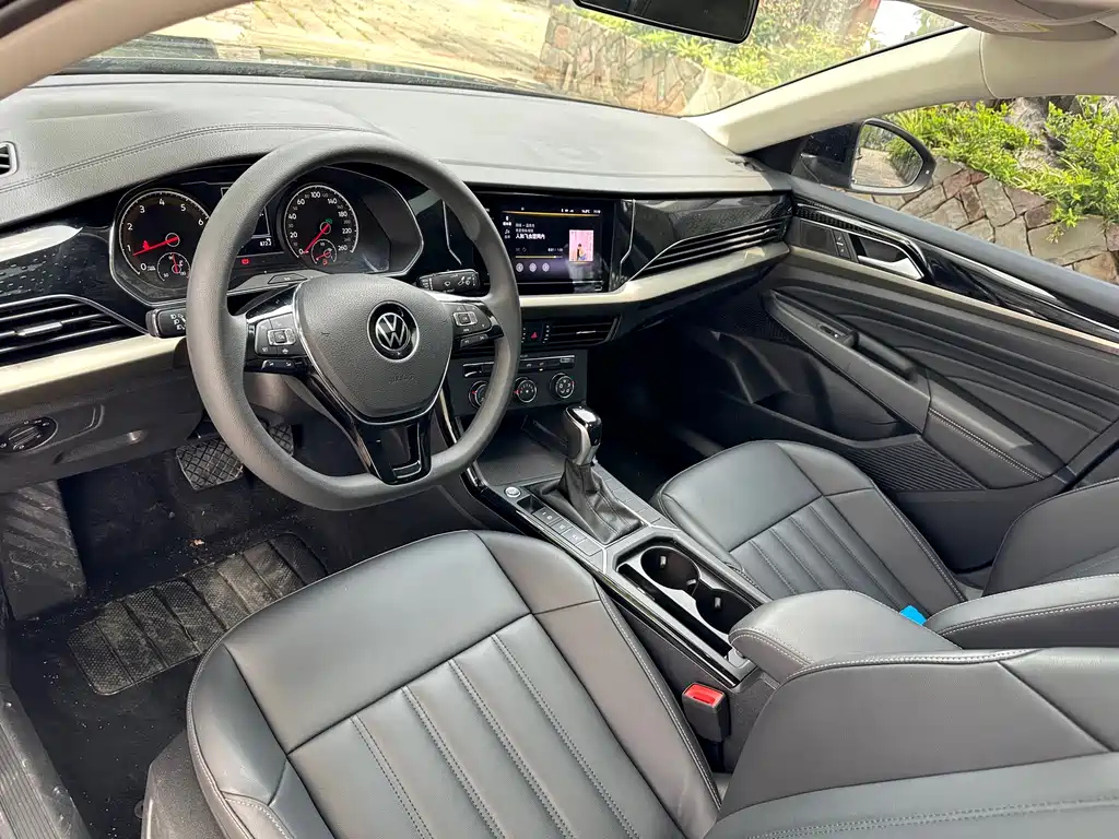 VOLKSWAGEN PASSAT 2020