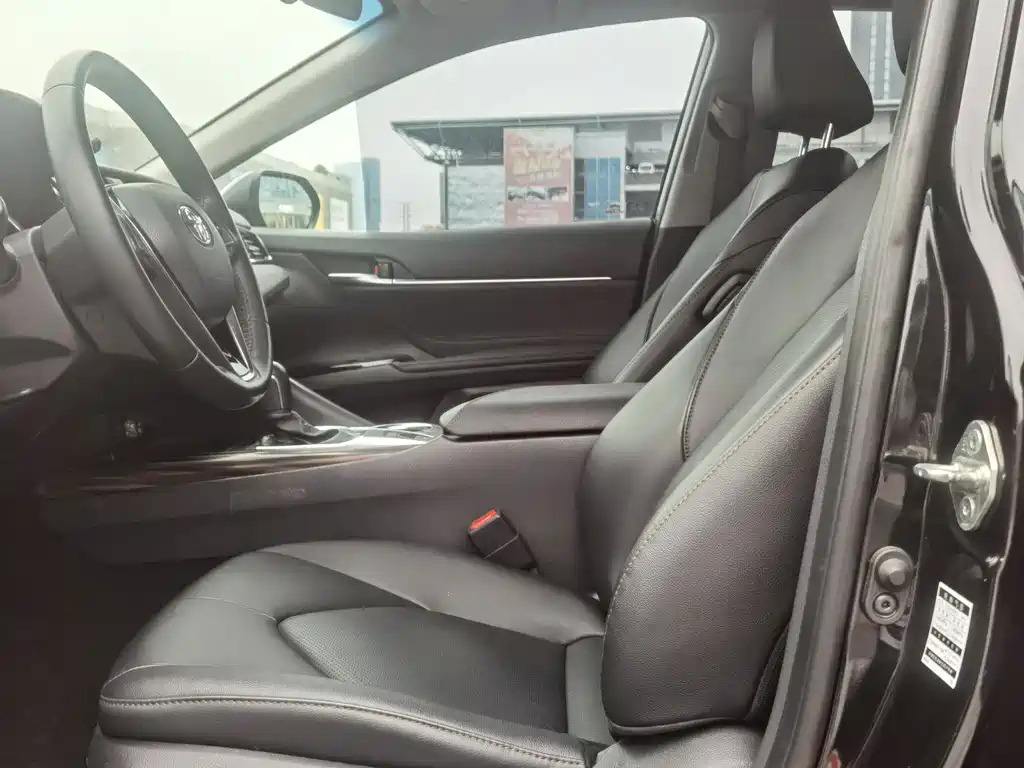 TOYOTA CAMRY 2020