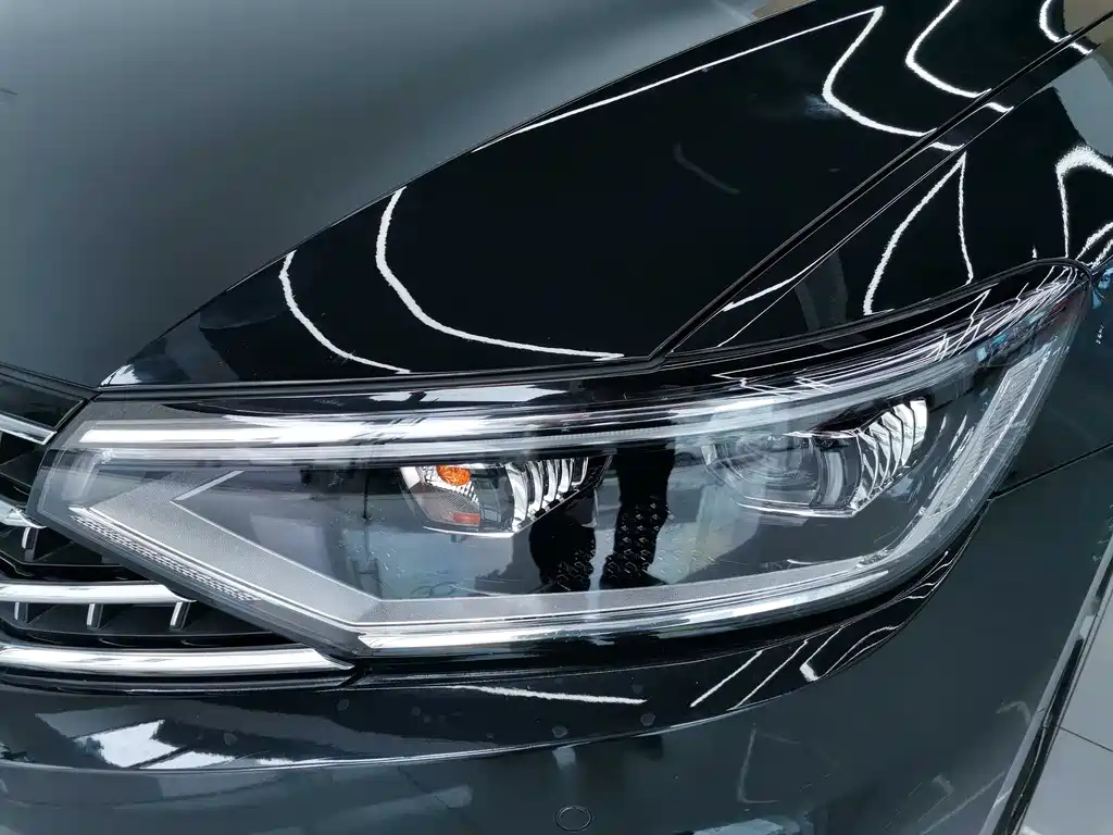 VOLKSWAGEN MAGOTAN 2024