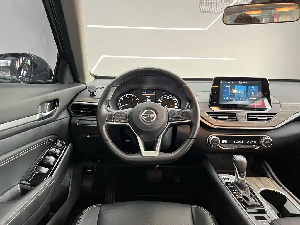 NISSAN TEANA 2022