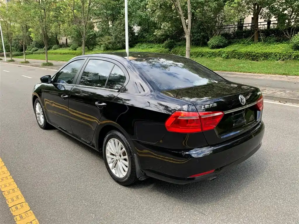 VOLKSWAGEN LAVIDA 2013