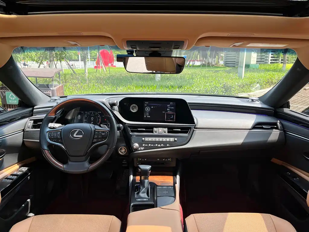 LEXUS ES 2021