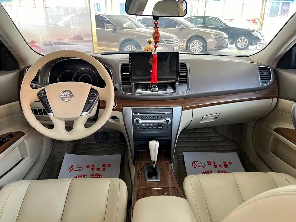 NISSAN TEANA 2011