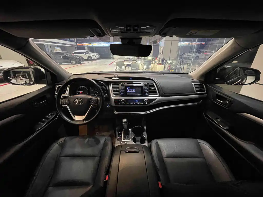 TOYOTA HIGHLANDER 2019