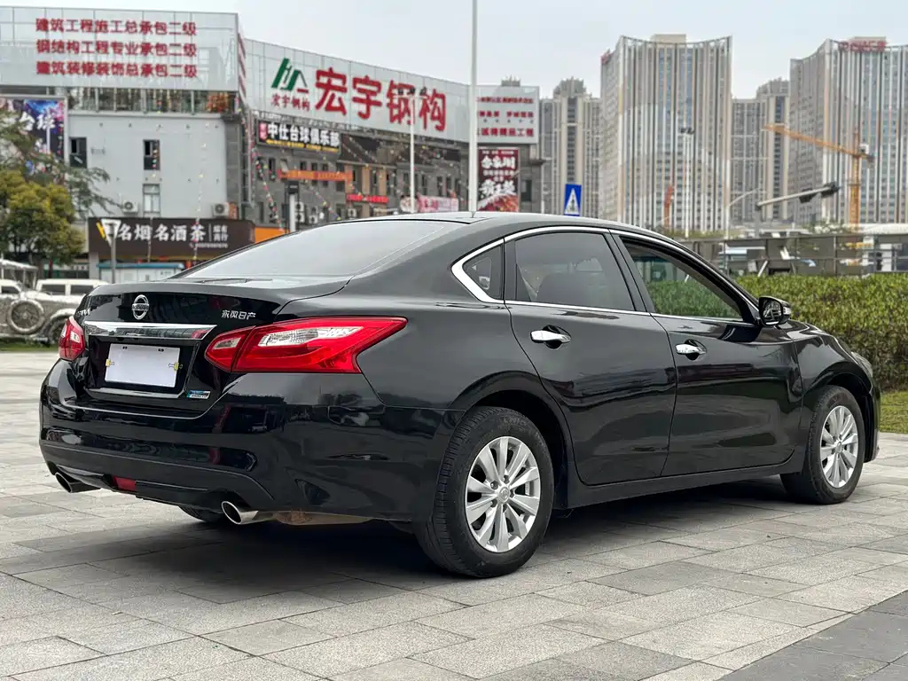 NISSAN TEANA 2017