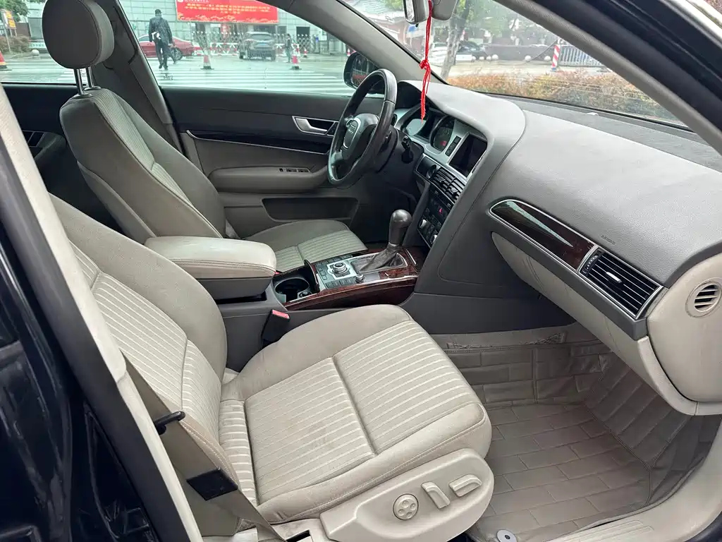 AUDI A6L 2010