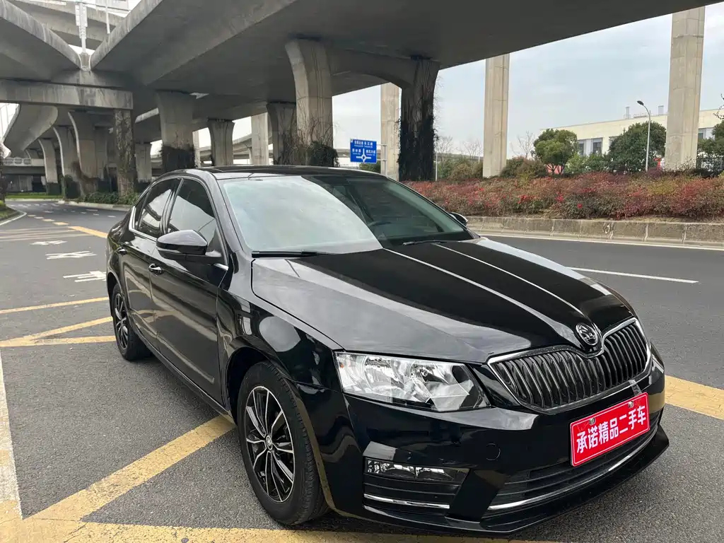 SKODA OCTAVIA 2016