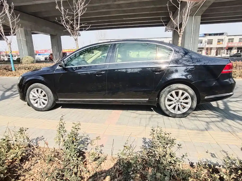 VOLKSWAGEN MAGOTAN 2012