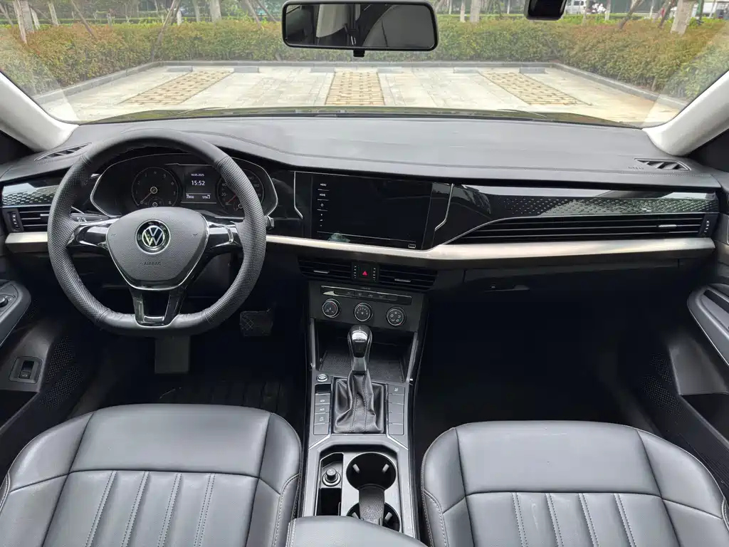 VOLKSWAGEN PASSAT 2020