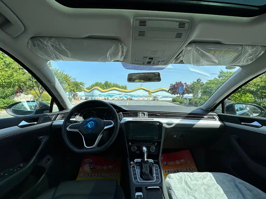 VOLKSWAGEN MAGOTAN 2024