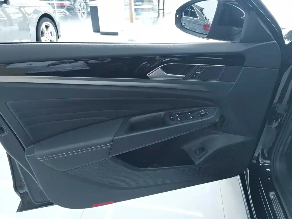 VOLKSWAGEN PASSAT 2022