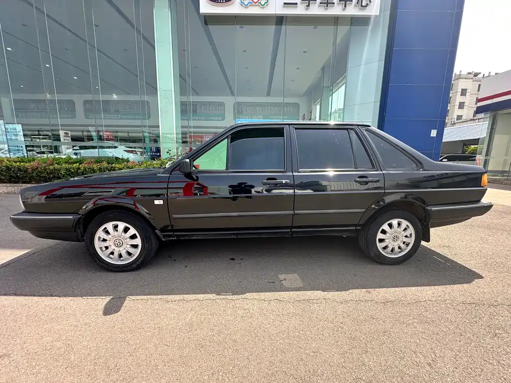 VOLKSWAGEN SANTANA CLASSIC 2011