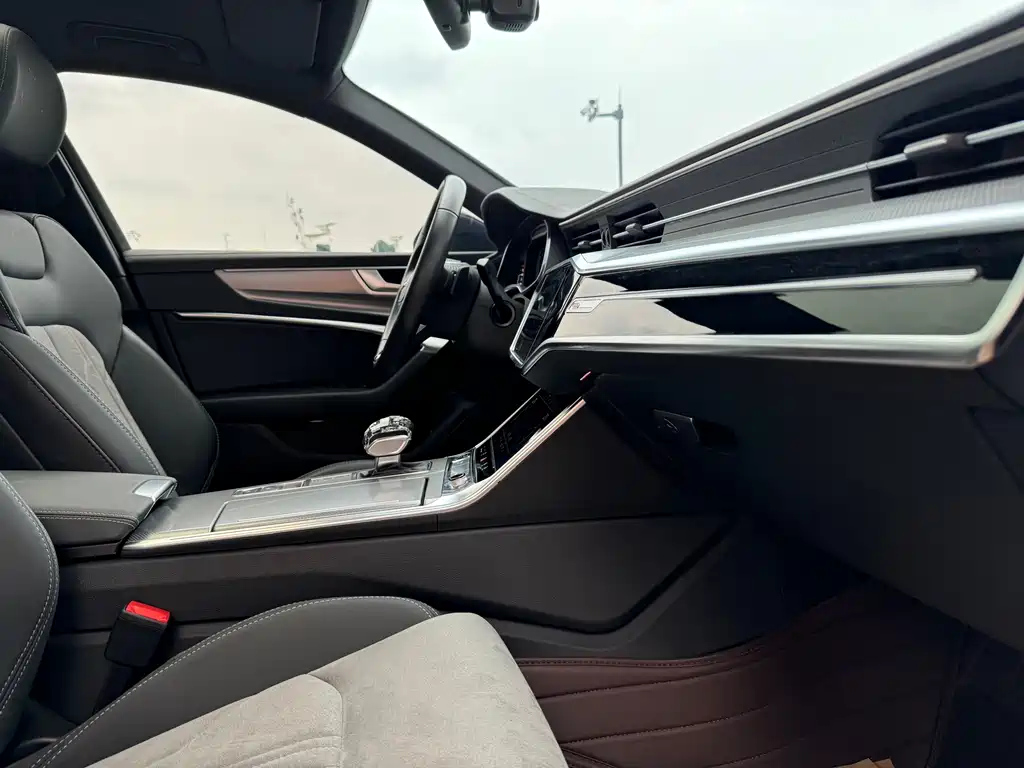 AUDI A6L 2023