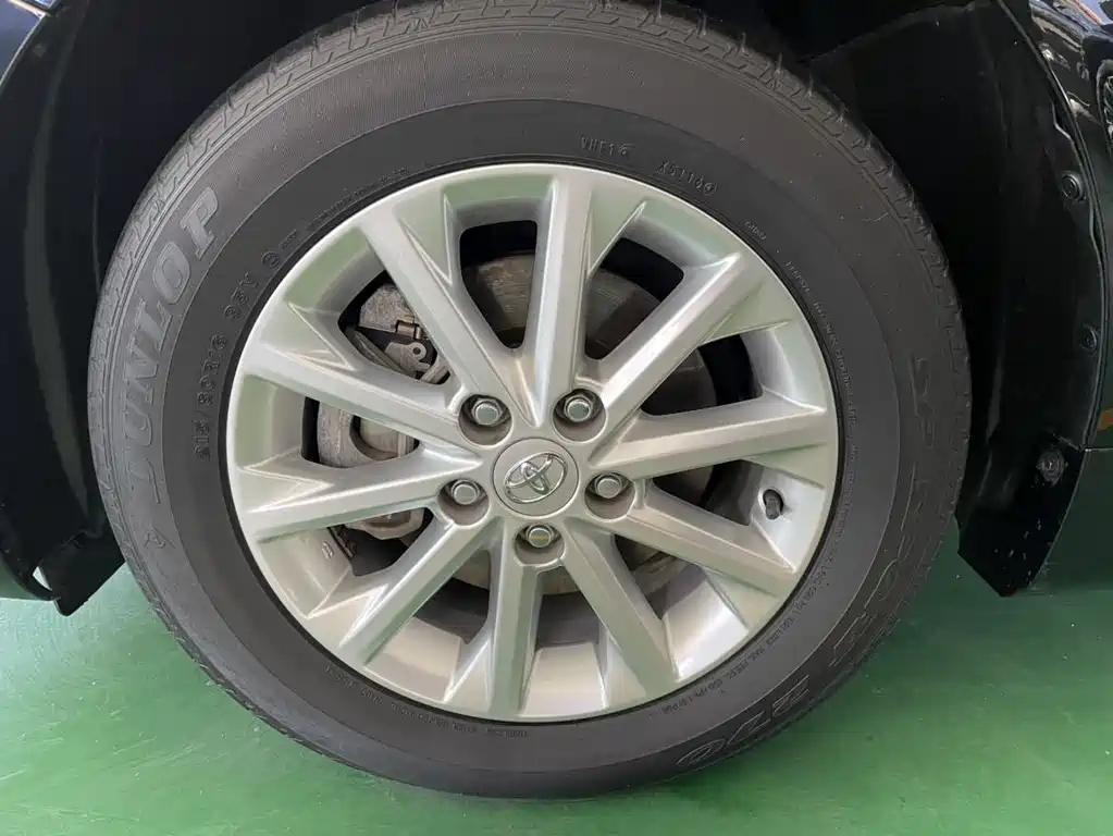 TOYOTA CAMRY 2017