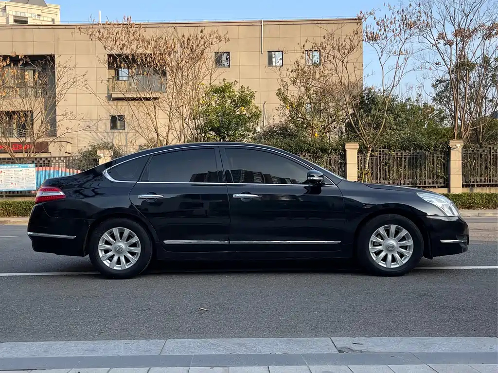 NISSAN TEANA 2009