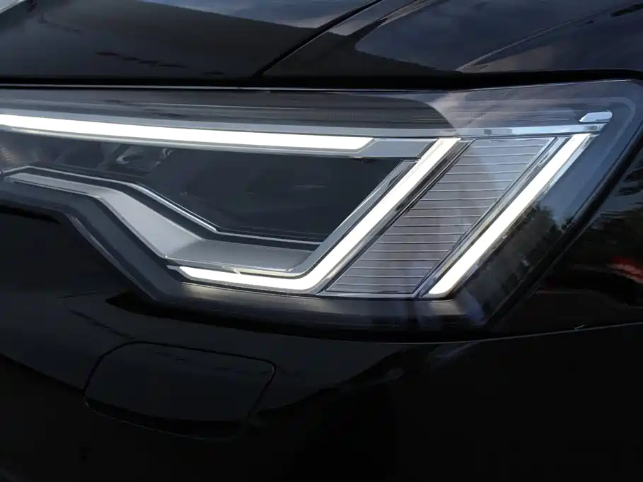 AUDI A6L 2021