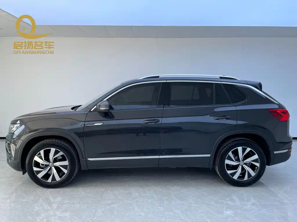 VOLKSWAGEN TAYRON 2022