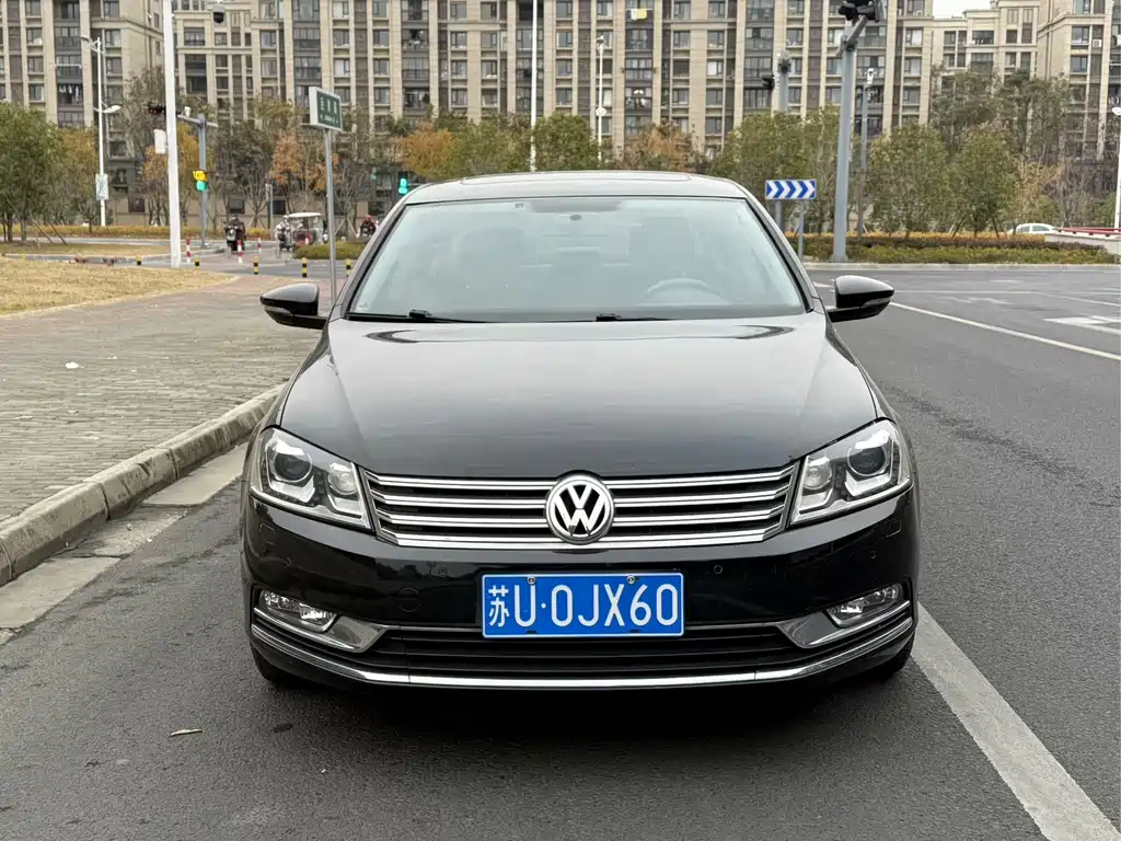 VOLKSWAGEN MAGOTAN 2013