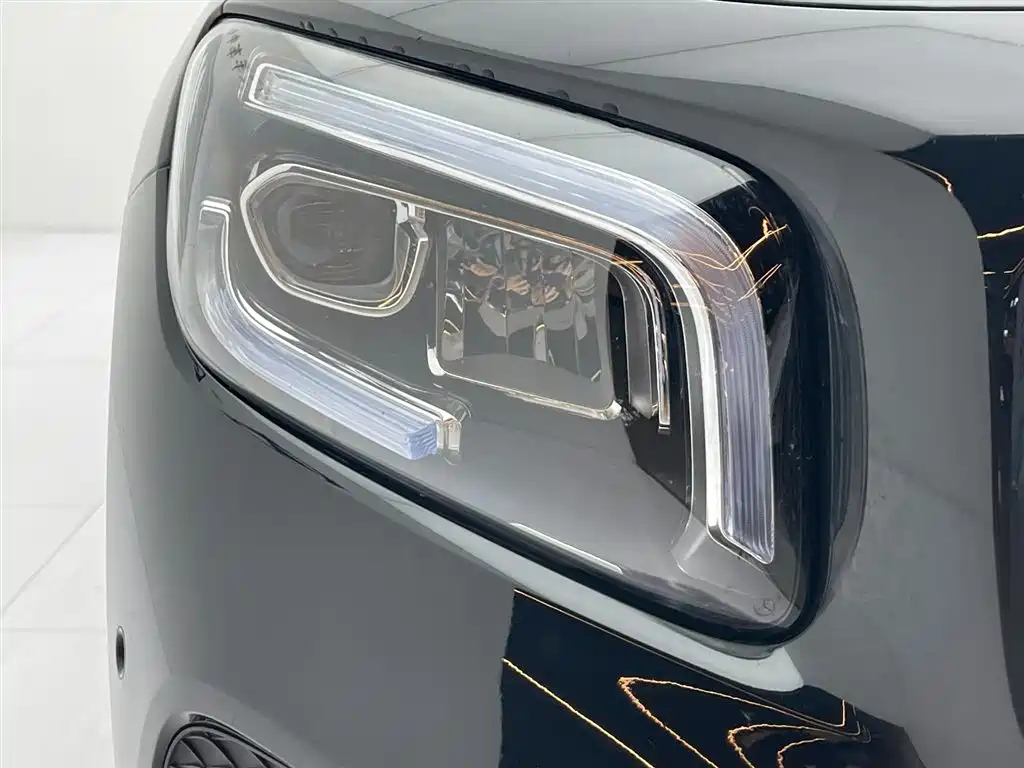 MERCEDES BENZ GLB 2021