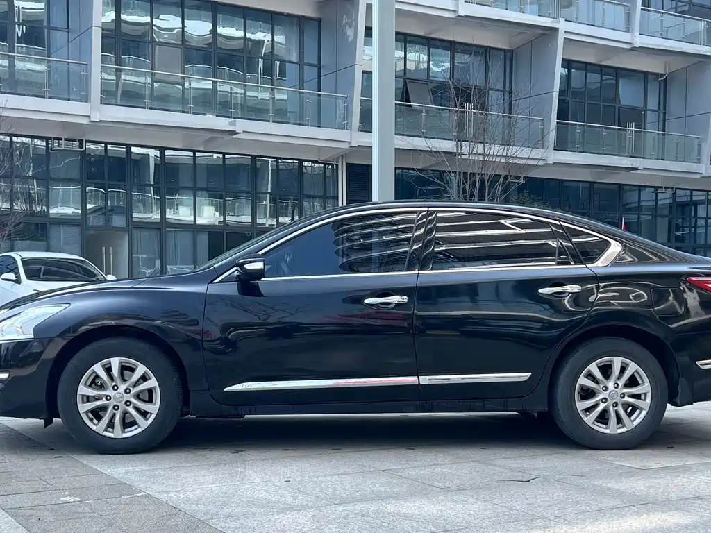 NISSAN TEANA 2014