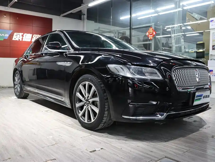LINCOLN CONTINENTAL 2019
