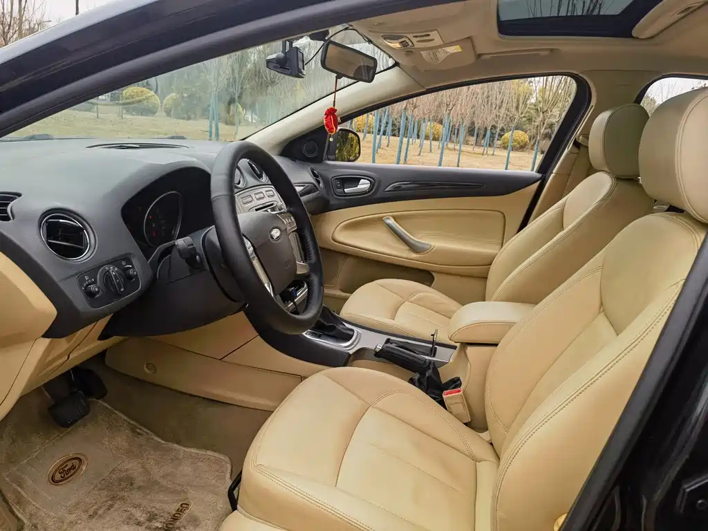 FORD MONDEO - WINNER 2010