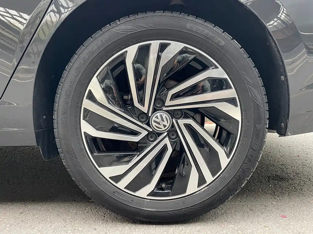 VOLKSWAGEN SAGITAR 2021