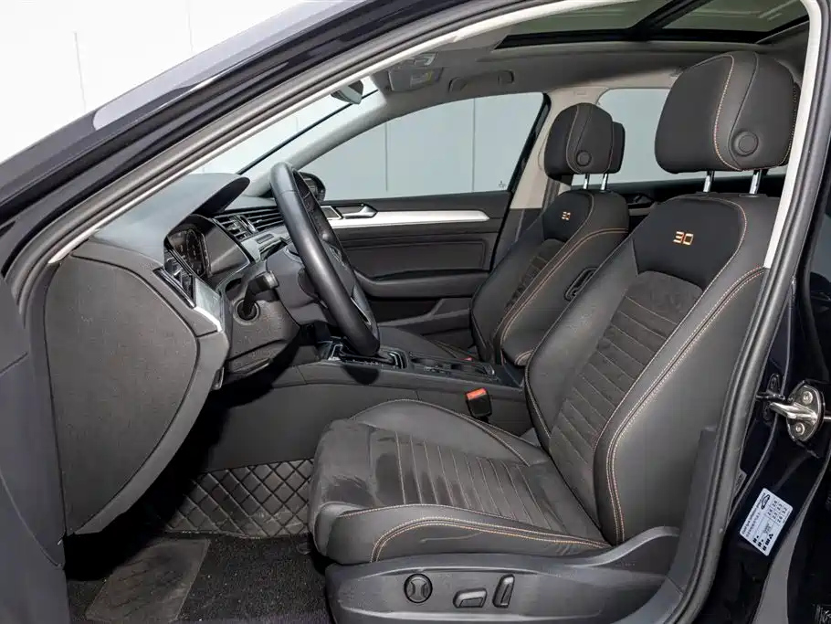VOLKSWAGEN MAGOTAN 2021