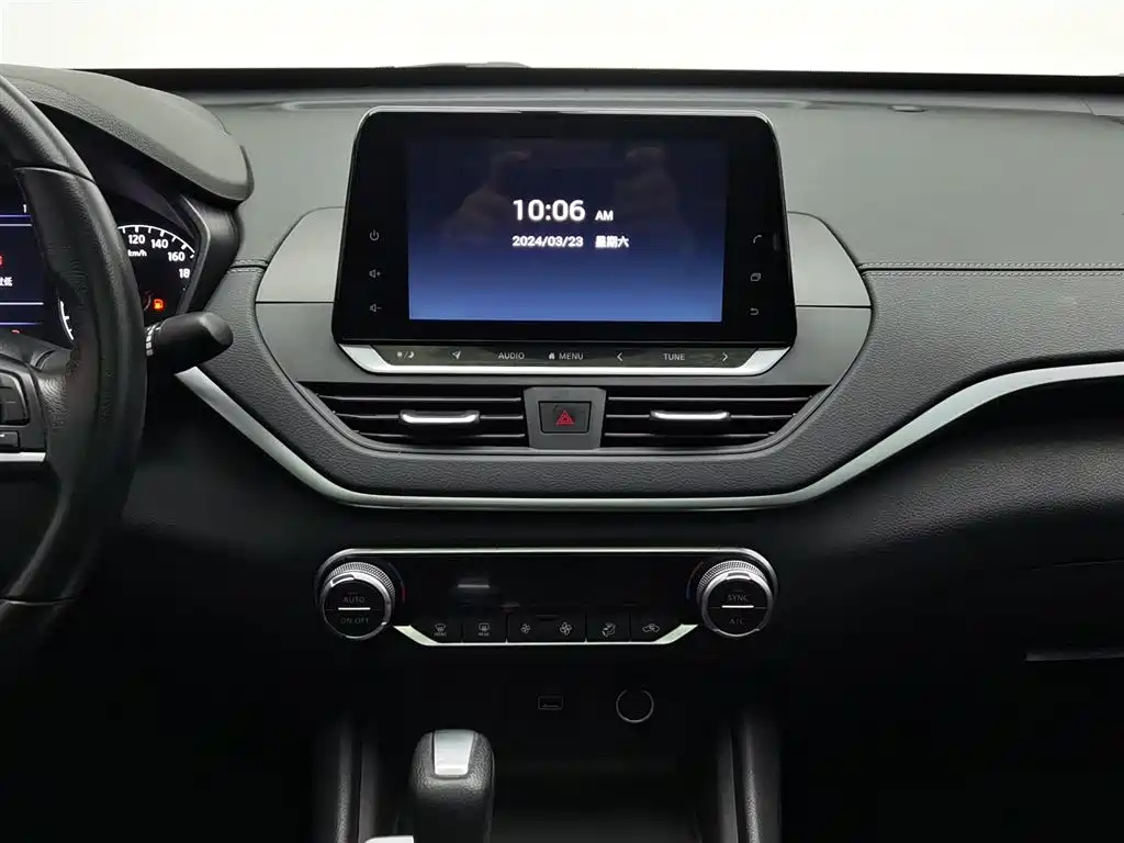 NISSAN TEANA 2020