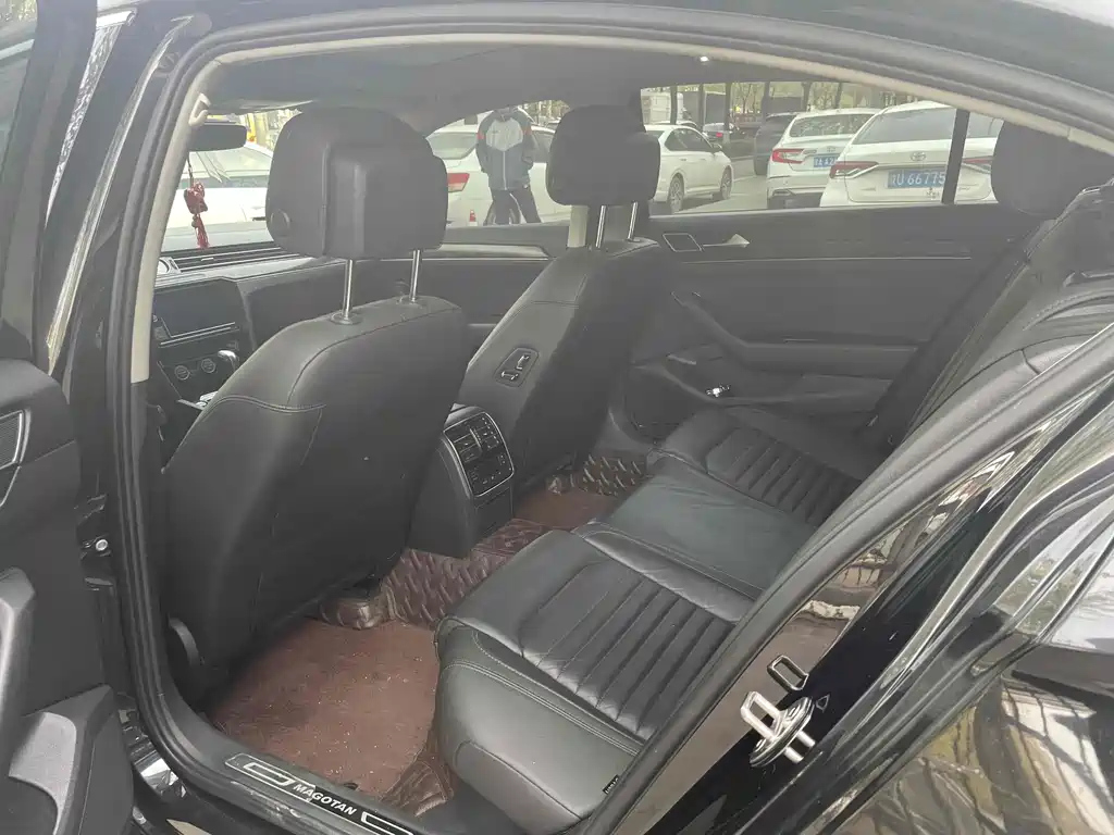 VOLKSWAGEN MAGOTAN 2019